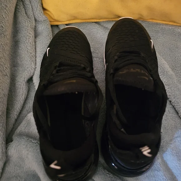 Nike Air Max 270 Kids Black Sneakers with White Details Size 4.5Y Unisex - Picture 8 of 9